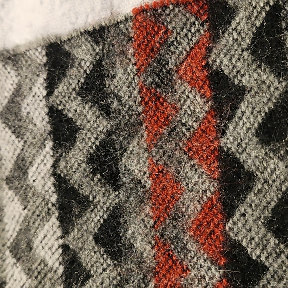 Chevron Design Scarf - Picture 6 of 7